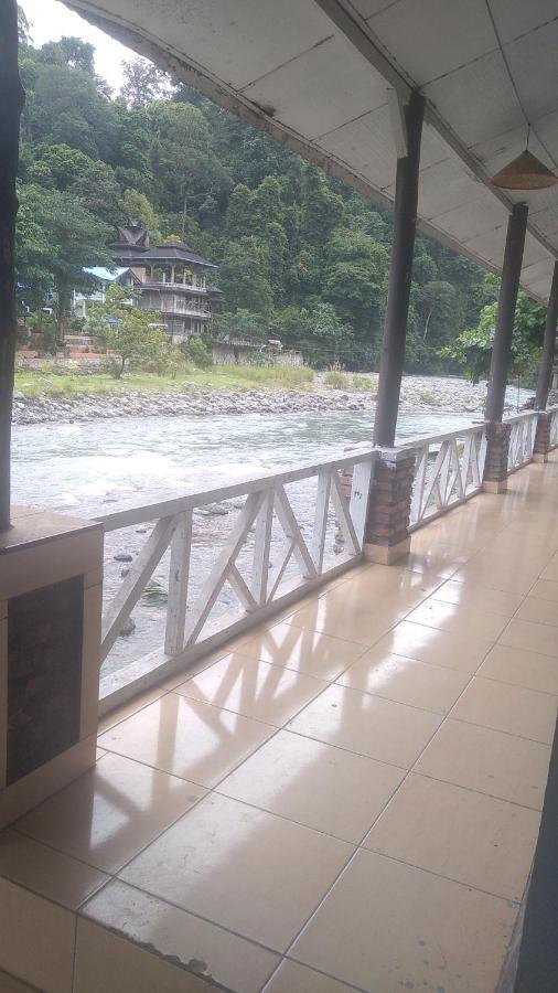 Umiyuki Jungle Tour Only Treking With As Hotell Bukit Lawang Exteriör bild