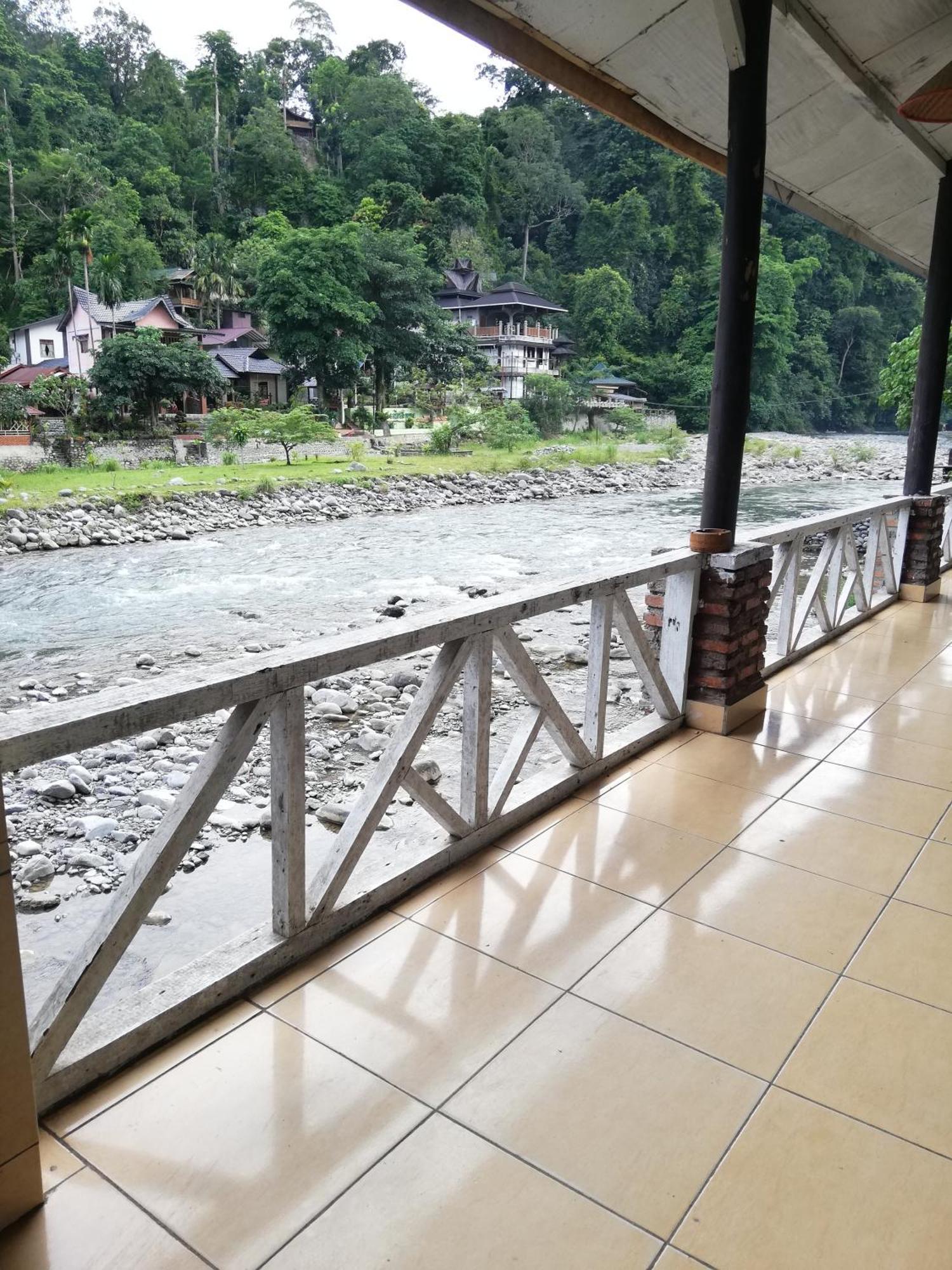 Umiyuki Jungle Tour Only Treking With As Hotell Bukit Lawang Exteriör bild
